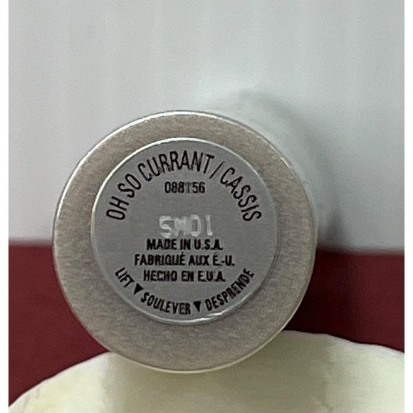 Mary Kay - Silky Lipstick - OH SO Currant Cassis - Picture 3 of 8